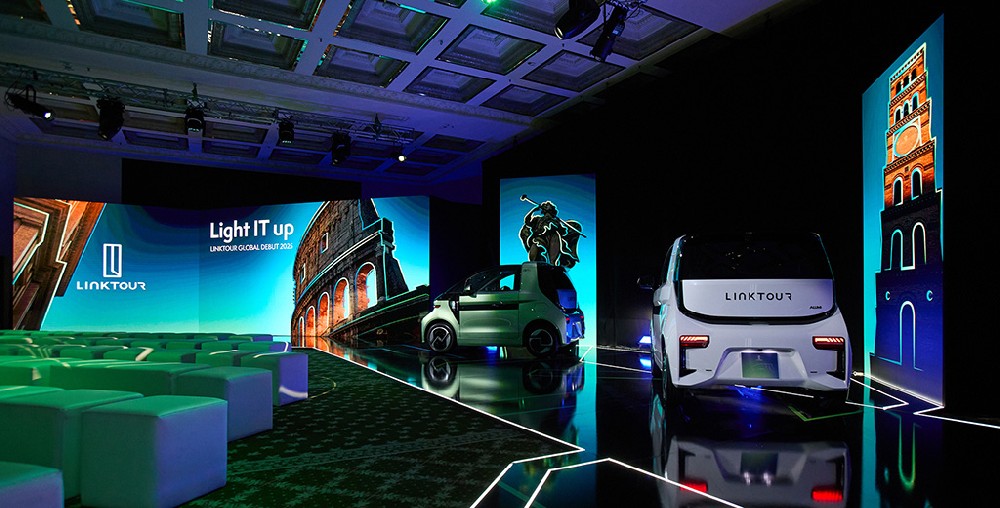 INFiLED Shows Latest Street Outdoor LED Display Sol